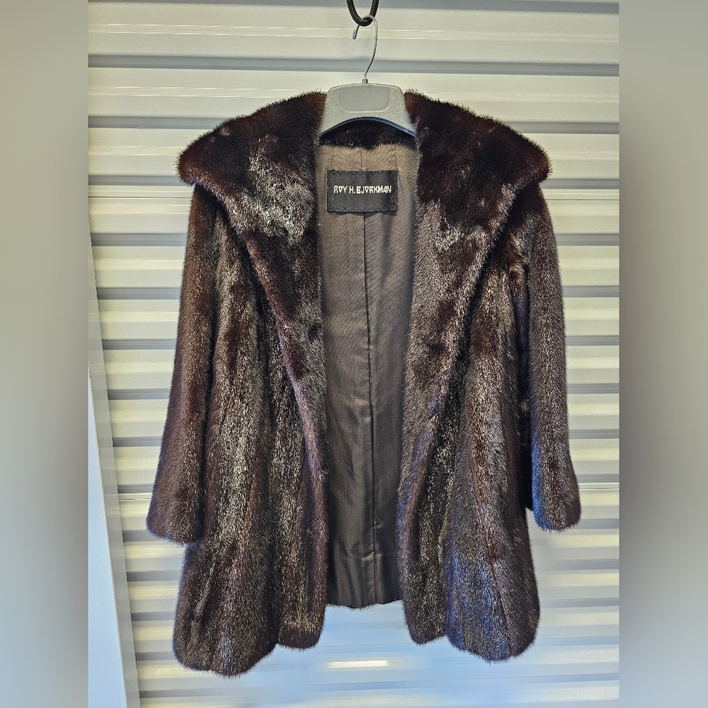 GORGEOUS SOFT Dark Brown FEMALE Ranch Fine Mink Fur Stroller Coat SIZE: MED-LARG - Picture 5 of 5